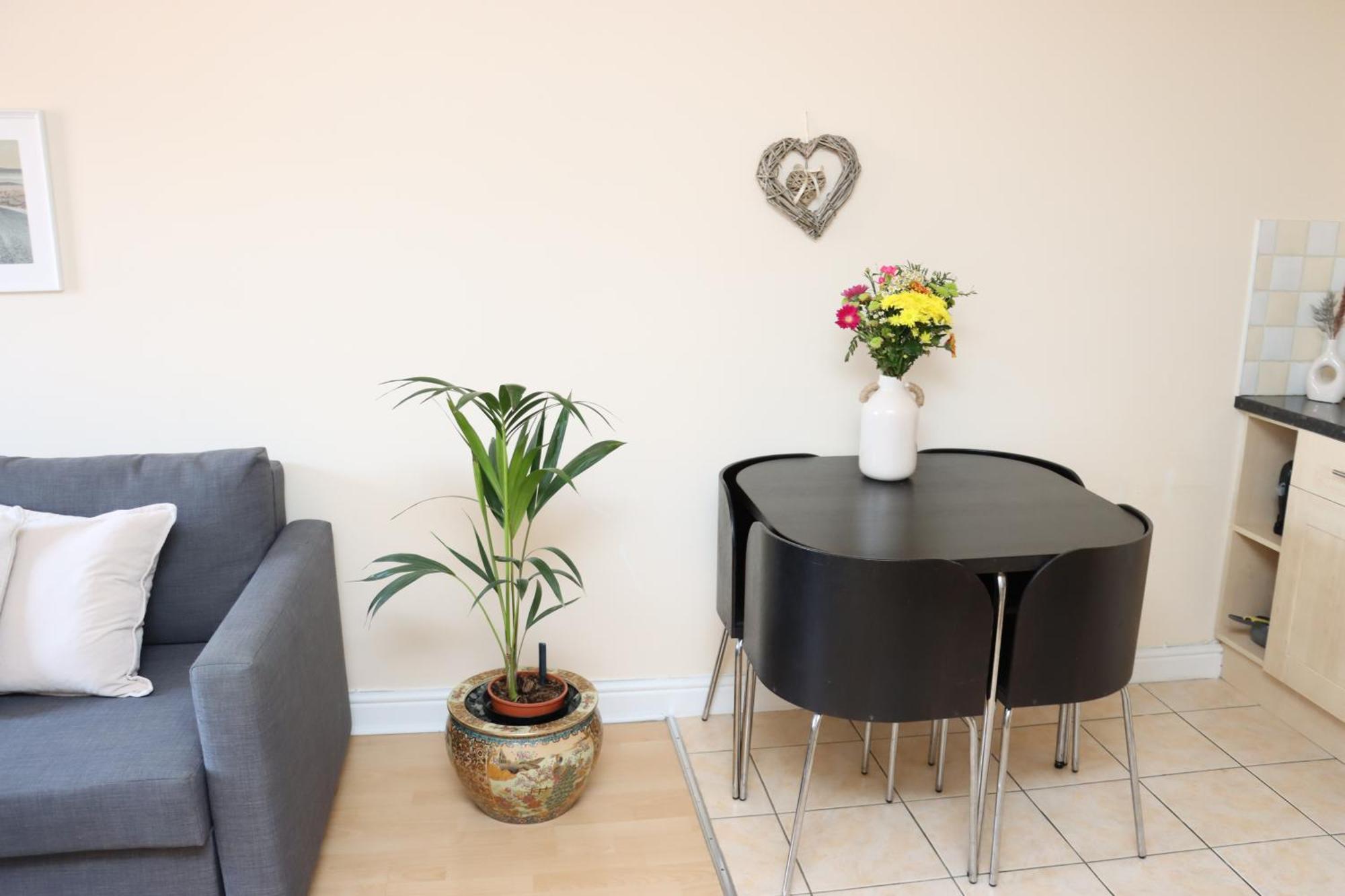 Scandinavian City Centre Apartment Worcester Bagian luar foto
