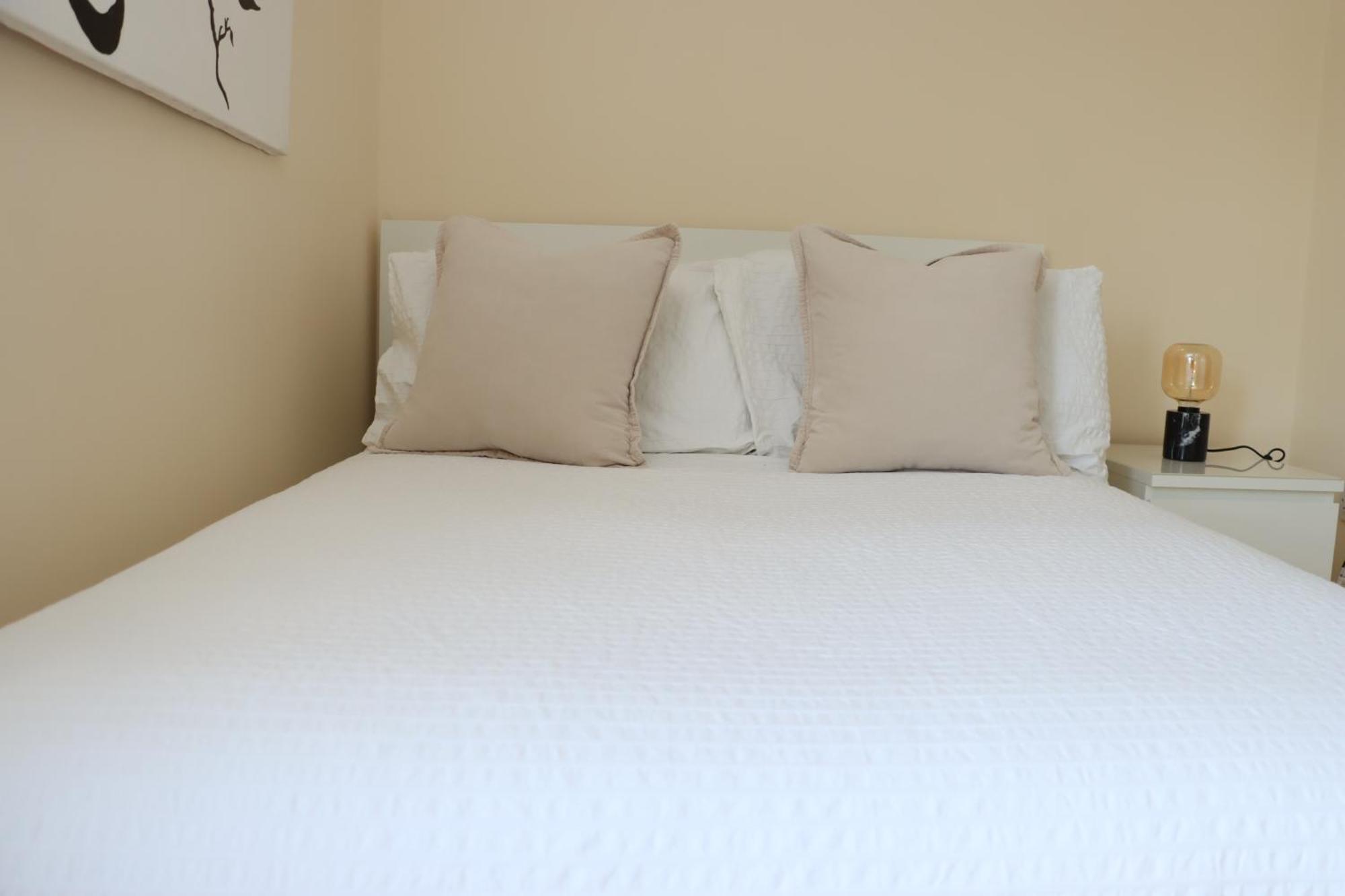 Scandinavian City Centre Apartment Worcester Bagian luar foto